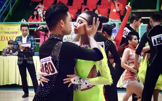 LỚP KHIÊU VŨ GIAO TIẾP