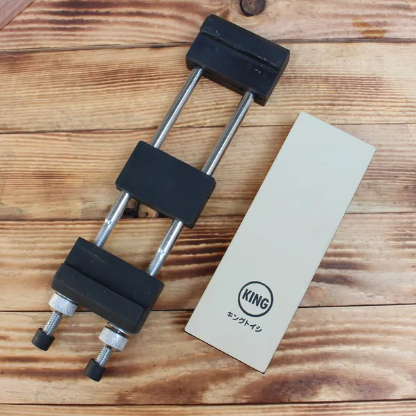 Đế Chống Trượt Đá Mài Thép Mạ Crom