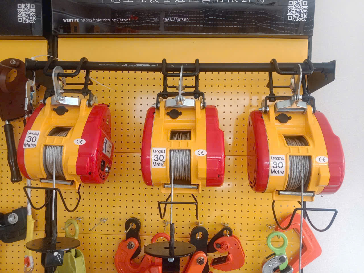 Tời điện treo mini nâng hàng nhanh chóng Tời điện treo mini nâng hàng nhanh chóng