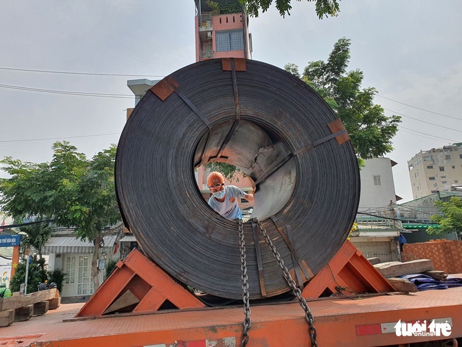 Số lượng bộ Xích chằng cuộn tôn quá ít không đảm báo an toàn Số lượng bộ Xích chằng cuộn tôn quá ít không đảm báo an toàn