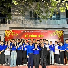 Đoàn phường Bình Đức biểu diễn tổ khúc nghệ thuật tổng kết Tết Quân - Dân