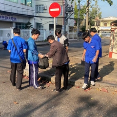 Tuổi trẻ phường Rạch Giá ra quân tổng vệ sinh môi trường đón Xuân Bính Ngọ 2026