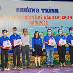 Tỉnh đoàn An Giang tập huấn kiến thức và kỹ năng lái xe an toàn năm 2022