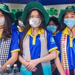 Tỉnh đoàn An Giang thăm, tặng quà các đội hình “Tiếp sức mùa thi” năm 2022