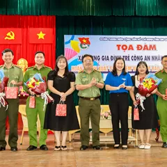 Đoàn Thanh niên Công an tỉnh An Giang đăng cai tổ chức diễn đàn giao lưu, trao đổi kinh nghiệm giữa các gia đình trẻ với chủ đề “Hoàn thành xuất sắc nhiệm vụ - Đảm bảo hạnh phúc gia đình”