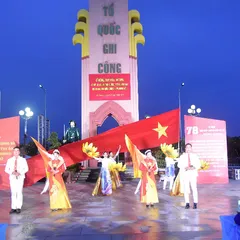 Thắp nến tri ân hơn 9.000 liệt sĩ tại Nghĩa trang liệt sĩ Dốc Bà Đắc