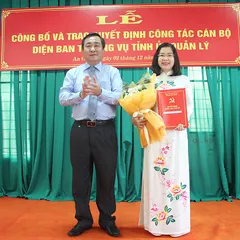 Công bố và trao quyết định 2 cán bộ thuộc diện Ban Thường vụ Tỉnh ủy An Giang quản lý