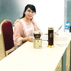 Cô gái trẻ đồng sáng lập mật ong lượng tử - EZ