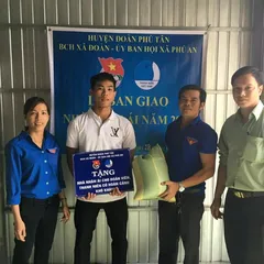 Đồng chí Trần Thị Huệ: cán bộ Đoàn địa bàn dân cư tiêu biểu nhận giải thưởng Lý Tự Trọng