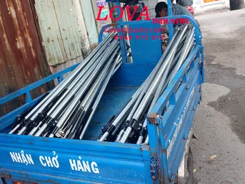 Giao cây chắn hàng thùng xe container cho kho xưởng Bình Dương