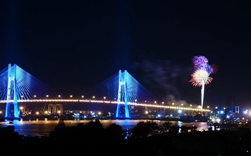 Tour du lịch thành phố Hồ Chí Minh về đêm bằng xe máy