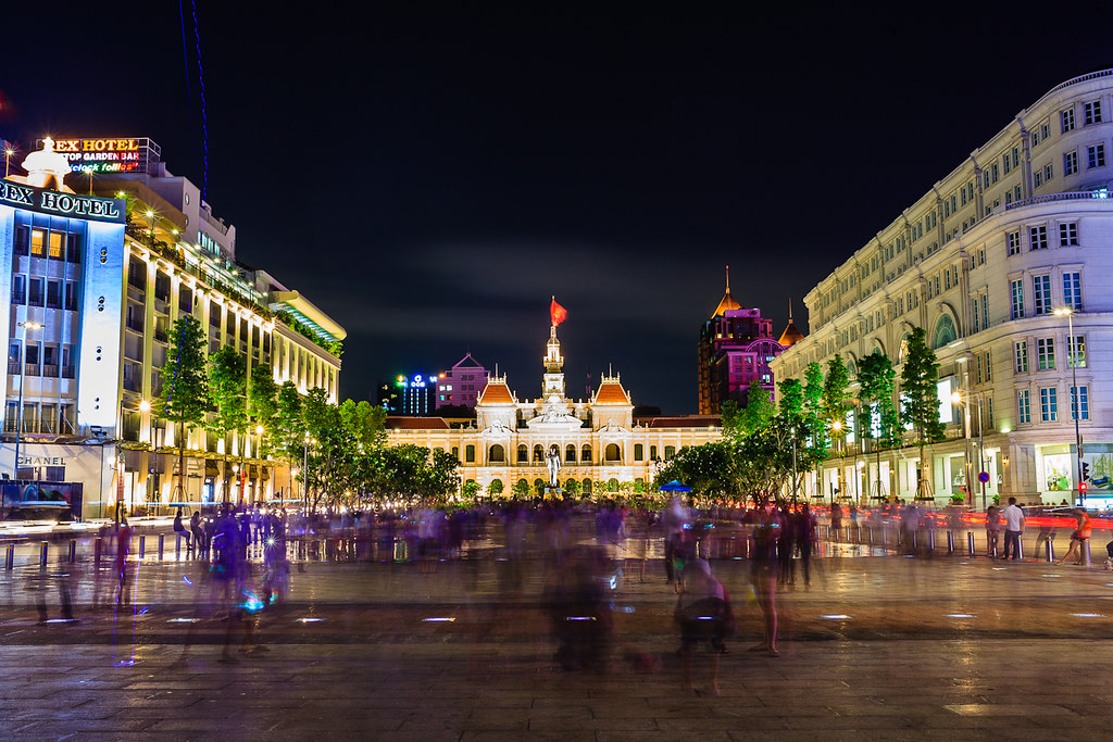 Tour du lịch thành phố Hồ Chí Minh về đêm bằng xe máy Tour du lịch thành phố Hồ Chí Minh về đêm bằng xe máy