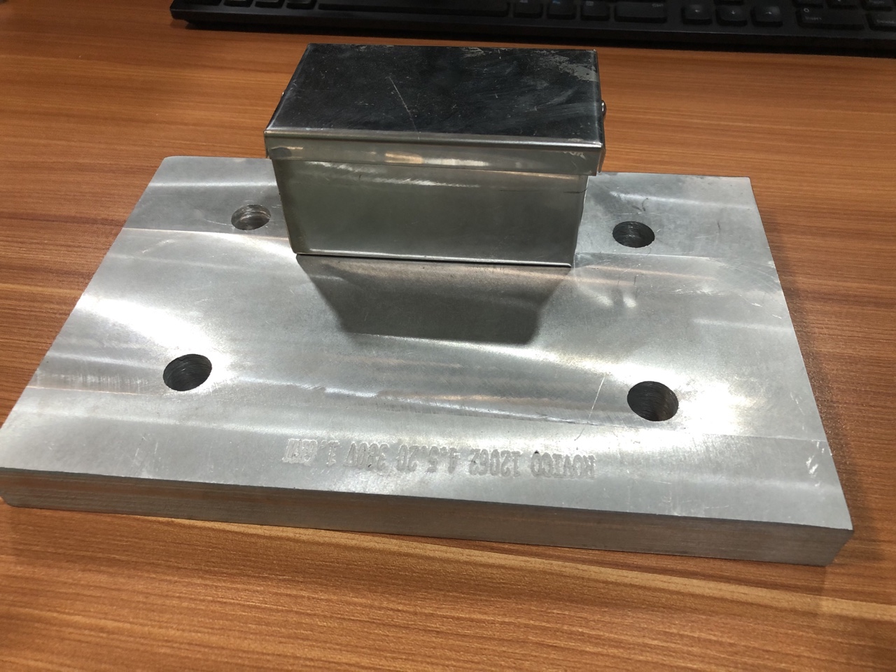 Điện trở đúc nhôm 250*160*20/380V*1600W Điện trở đúc nhôm 250*160*20/380V*1600W