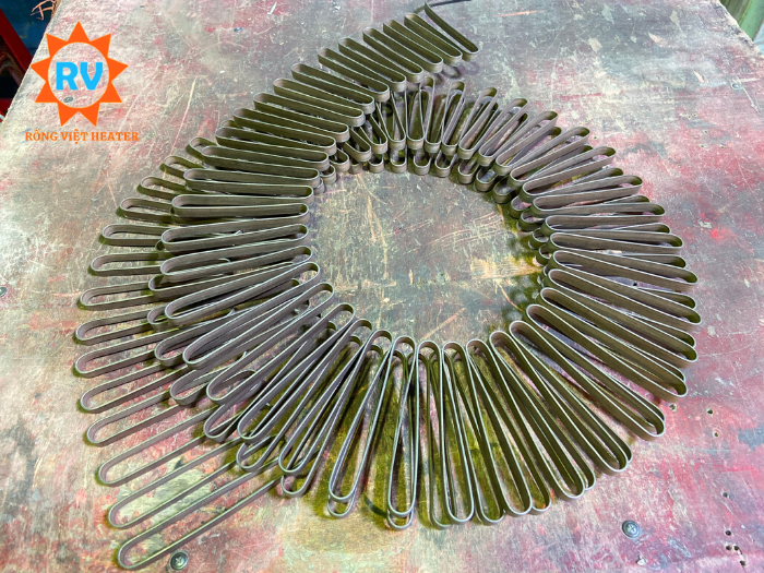 Dây điện trở dẹp OCr25Al5 uốn zíc zắc Dây điện trở dẹp OCr25Al5 uốn zíc zắc