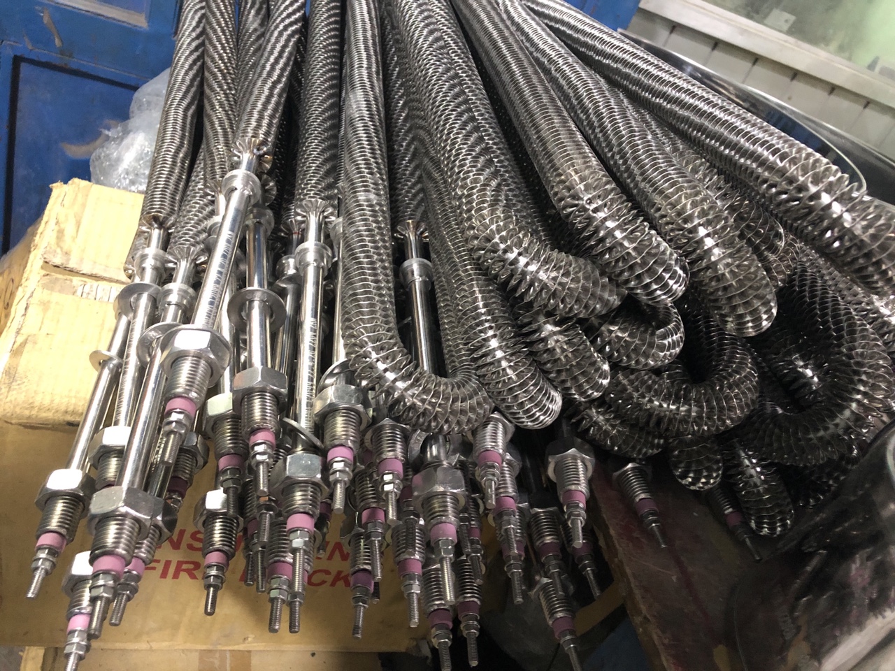 Điện trở cánh tản nhiệt chữ U600*60/220V*2000W Điện trở cánh tản nhiệt chữ U600*60/220V*2000W