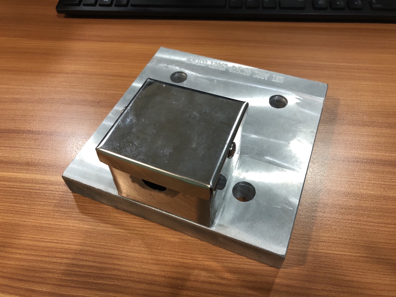 Điện trở đúc nhôm 160*160*20/380V*1000W Điện trở đúc nhôm 160*160*20/380V*1000W