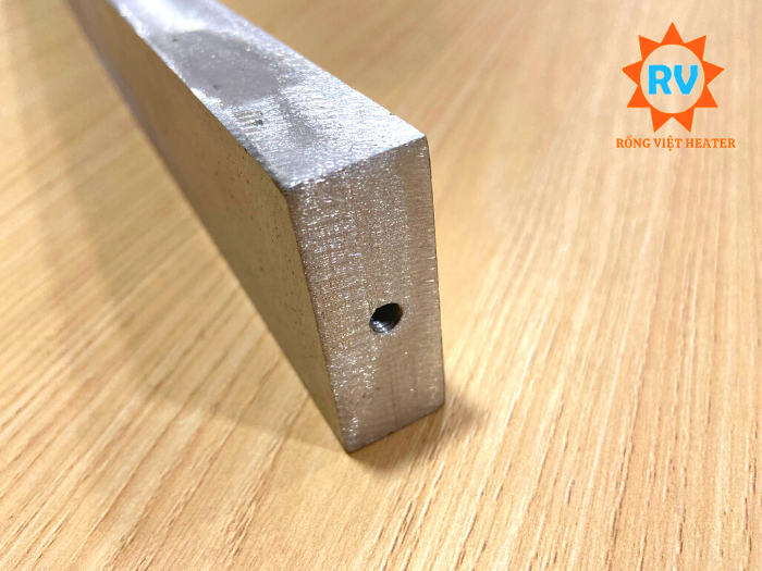 Điện trở đúc nhôm 1 đầu ra dây 540*52*20 220V 1050W Điện trở đúc nhôm 1 đầu ra dây 540*52*20 220V 1050W