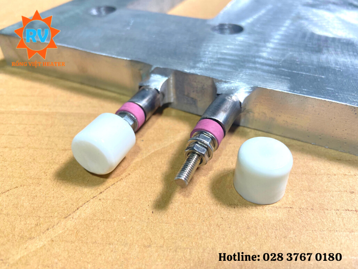 Điện trở đúc nhôm 240x275x20 220V 4500W Điện trở đúc nhôm 240x275x20 220V 4500W