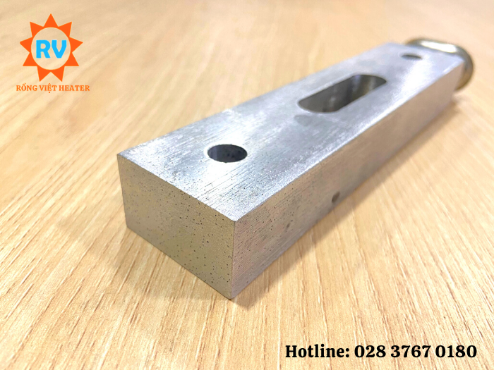 Điện trở đúc nhôm ra phích 175x40x25 / 220V - 200W Điện trở đúc nhôm ra phích 175x40x25 / 220V - 200W