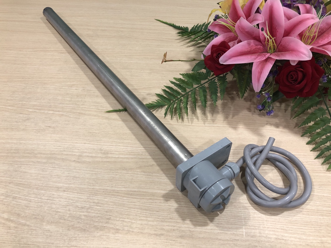 Điện trở titan Ø38*800/380V*4KW Điện trở titan Ø38*800/380V*4KW