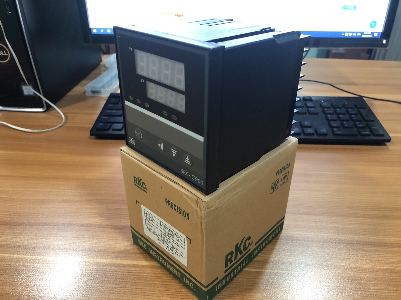 Đồng hồ điều khiển nhiệt độ REX-C900 Đồng hồ điều khiển nhiệt độ REX-C900