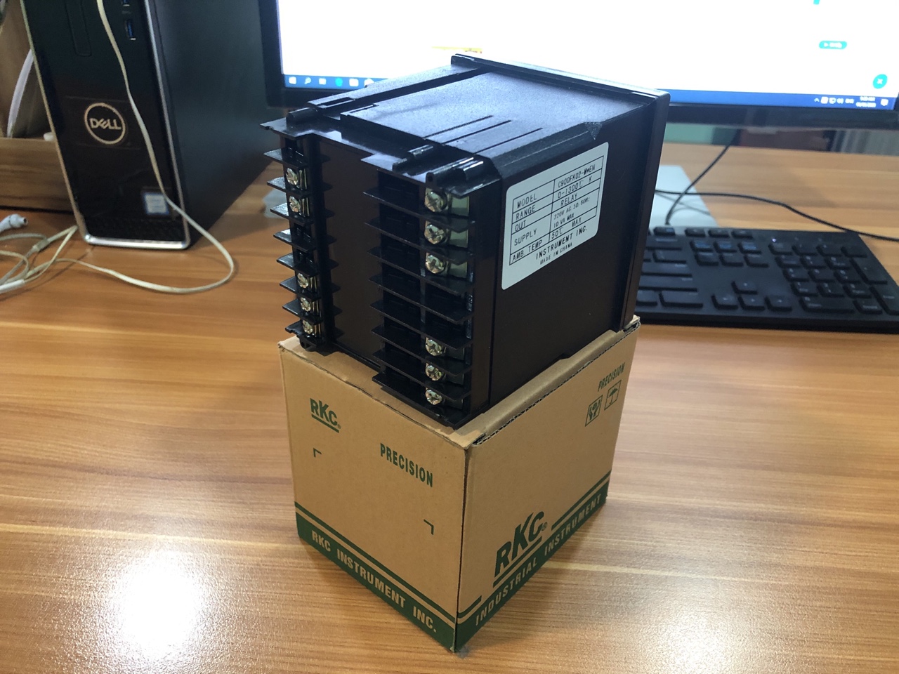 Đồng hồ điều khiển nhiệt độ REX-C900 Đồng hồ điều khiển nhiệt độ REX-C900