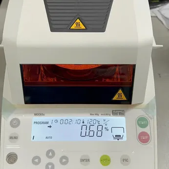 Cân điện tử Shimadzu MOC63U