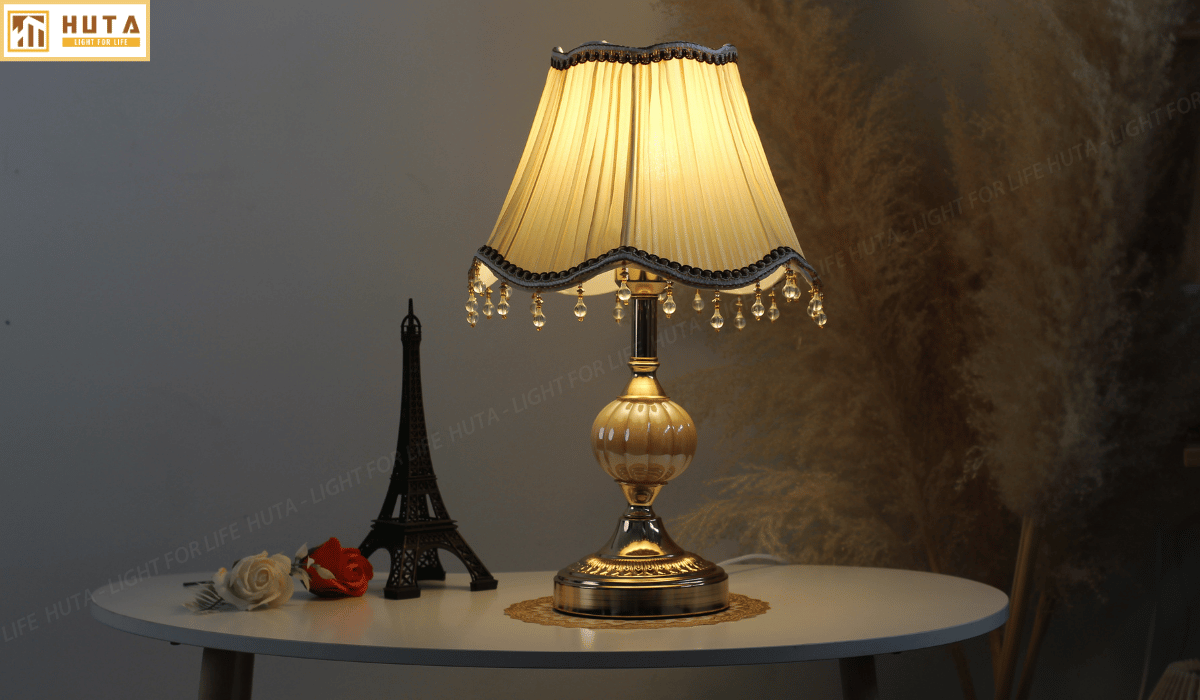 Đèn Ngủ Để Bàn HUTA CD1 Điều Chỉnh Độ Sáng, Bóng Led Sáng Vàng Tiết Kiệm Điện Năng