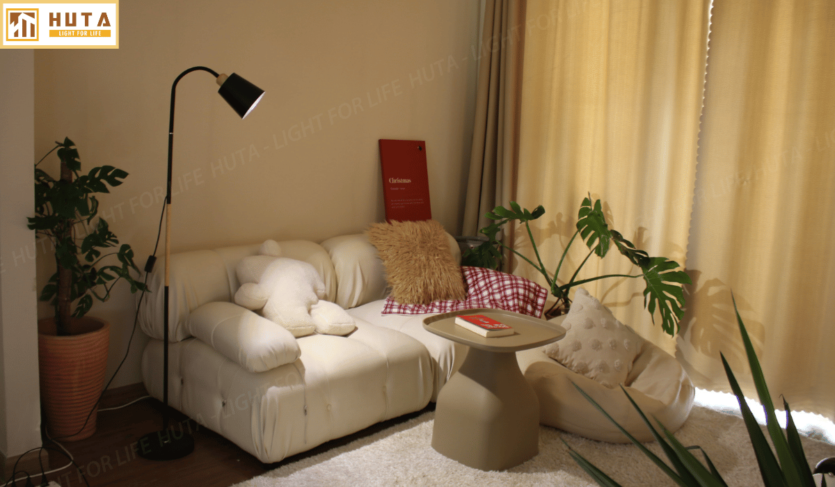 3. Đèn cây đứng mã KT05 sử dụng như thế nào?