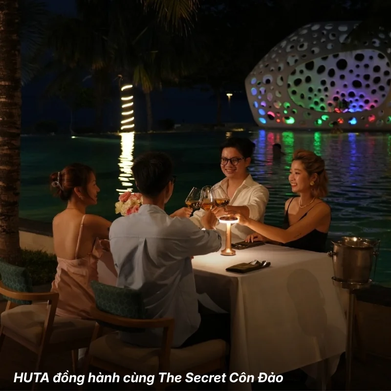 Đèn bàn trang trí HUTA tại khách sạn