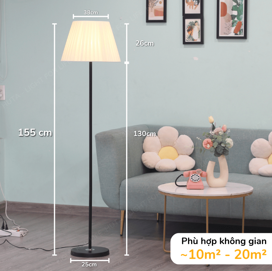 1. Đèn cây đứng mã KT01 có gì nổi bật?