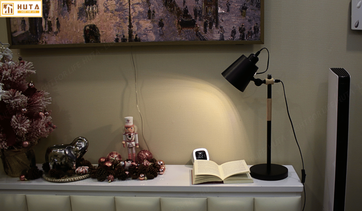 3. Đèn bàn làm việc mã LVK01 sử dụng như thế nào?