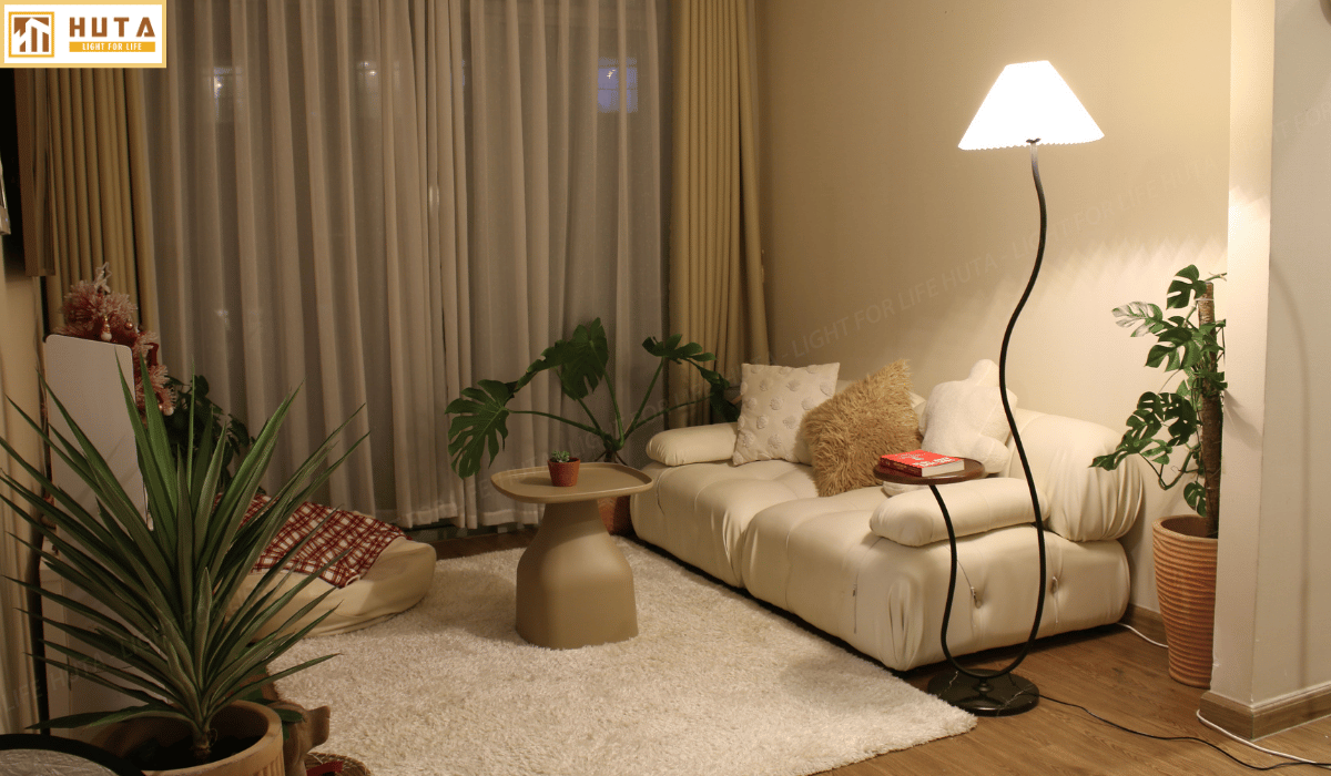 3. Đèn cây đứng mã KC10 sử dụng như thế nào?