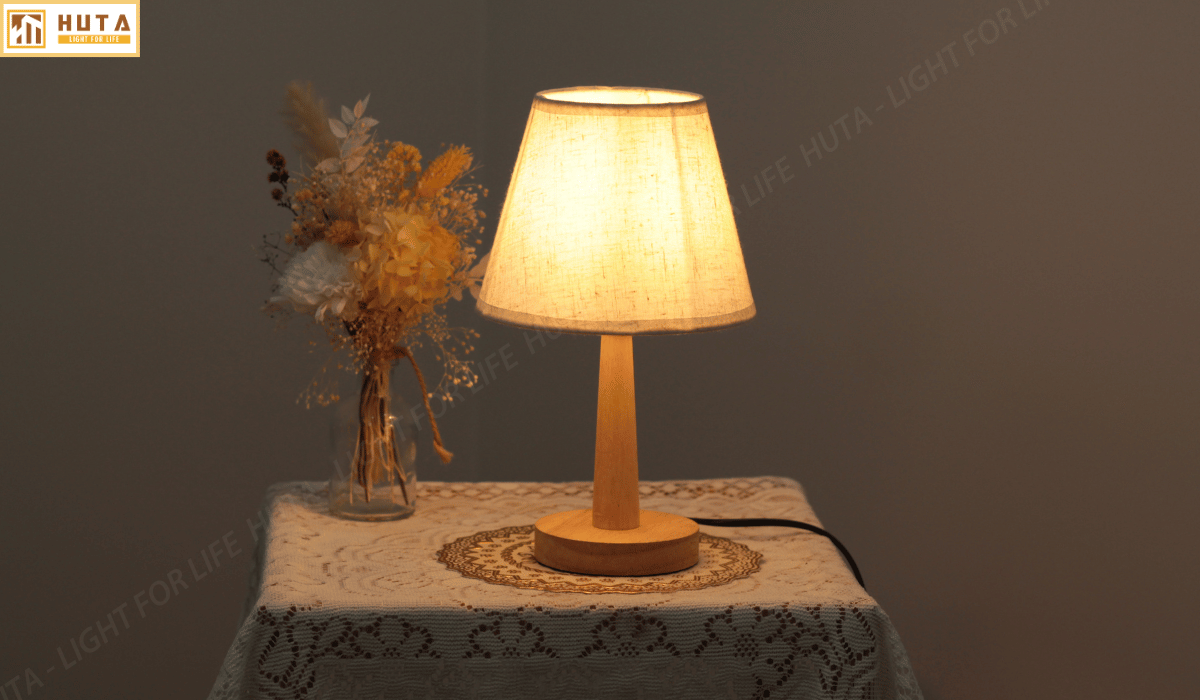 Đèn Ngủ Để Bàn Gỗ HUTA G2 Điều Chỉnh Độ Sáng, Ánh Sáng Vàng, Bảo Hành 24 Tháng