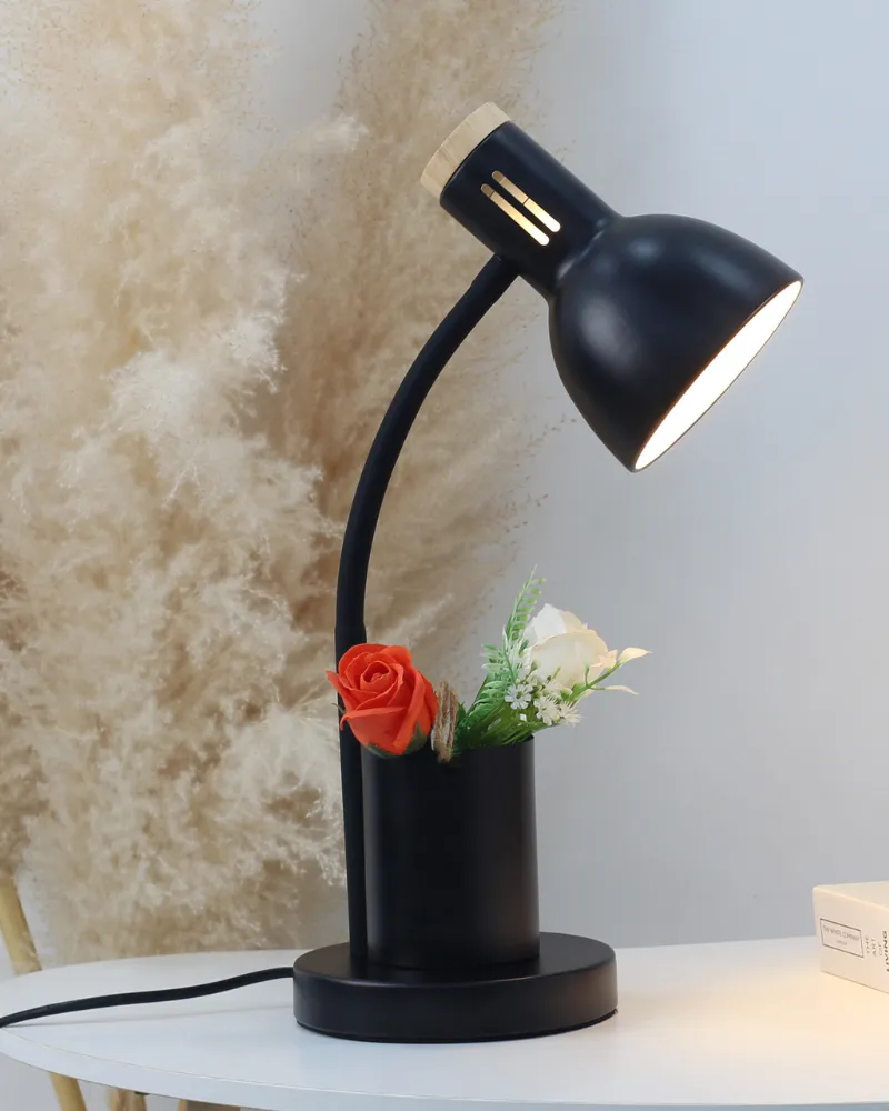 2. CHẤT LIỆU VÀ PHÂN LOẠI ĐÈN BÀN HỌC LVK2