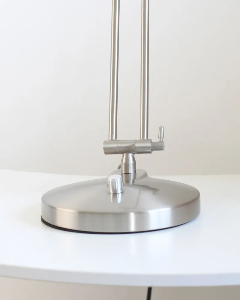 2. CHẤT LIỆU VÀ PHÂN LOẠI ĐÈN BÀN HỌC LVK3