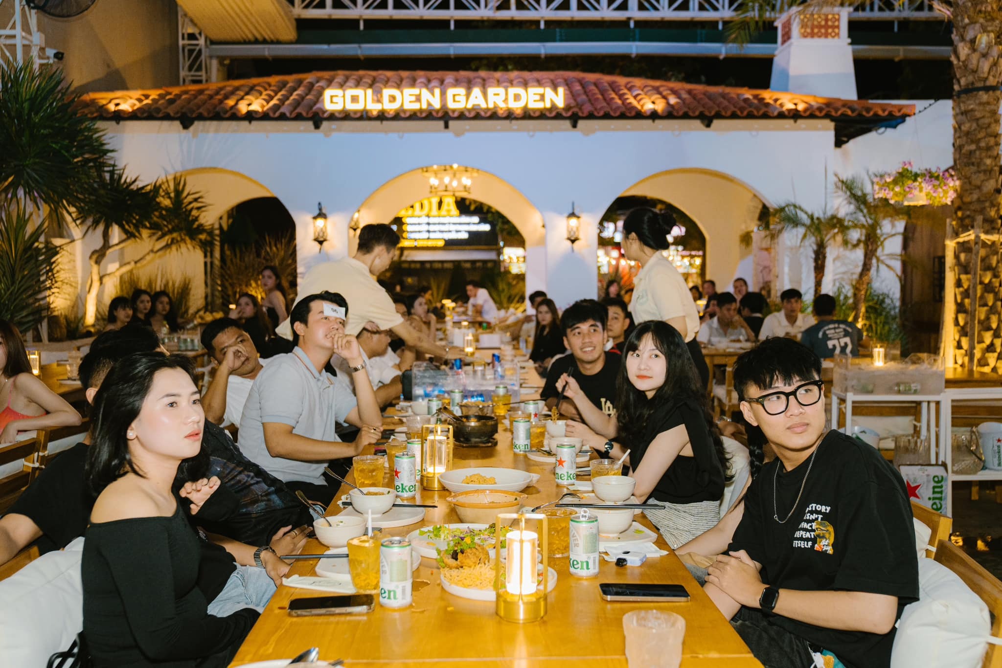 Đèn bàn Led Nhà Hàng RESDIA1ngay tại Golden Garden