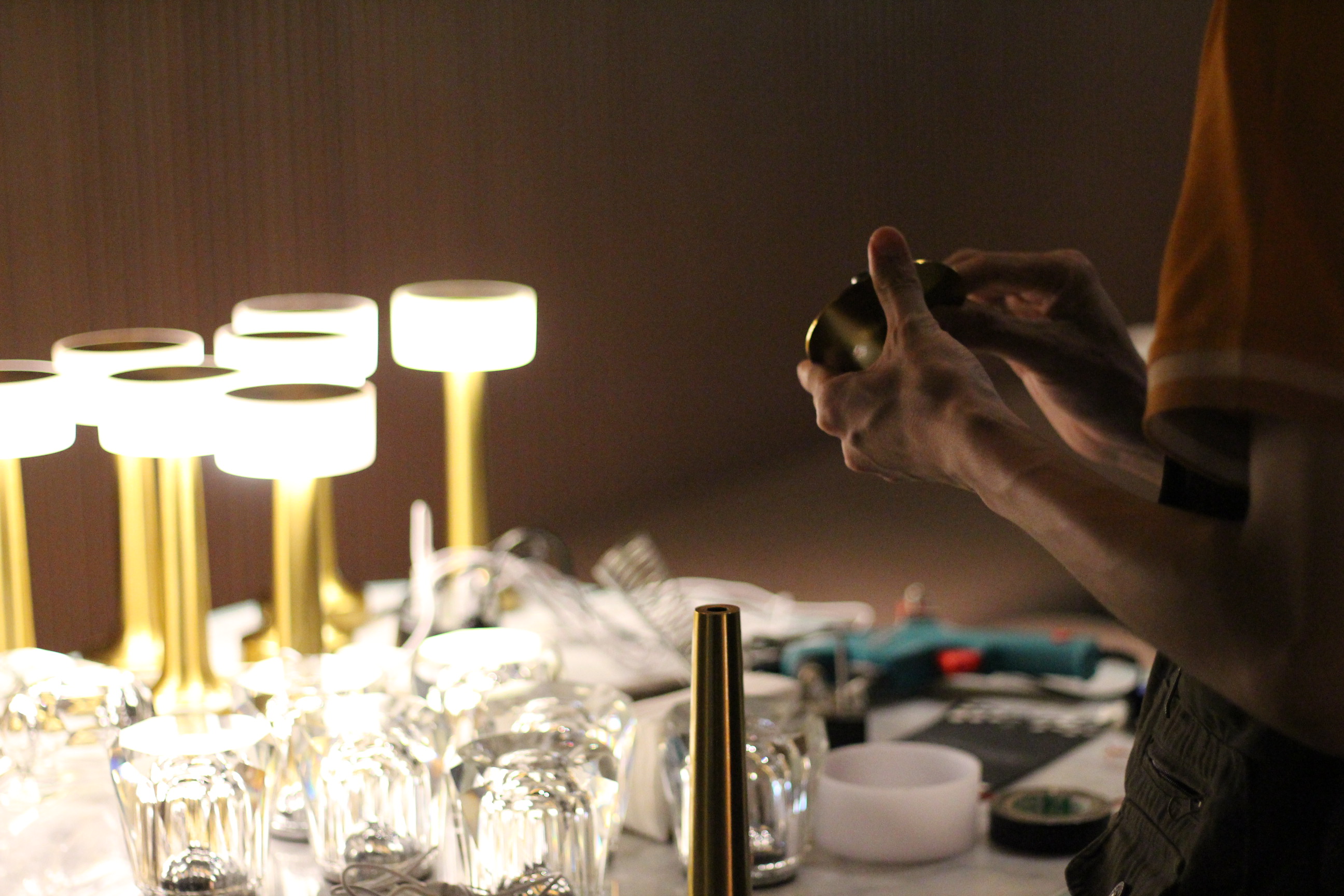 HUTA Bảo Trì Đèn Bàn Nhà Hàng tại GODMOTHER