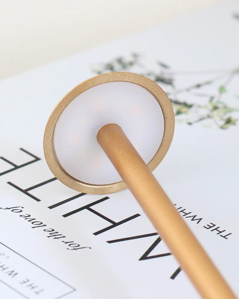 2. CHẤT LIỆU VÀ PHÂN LOẠI ĐÈN BÀN TRANG TRÍ TAMGIAC