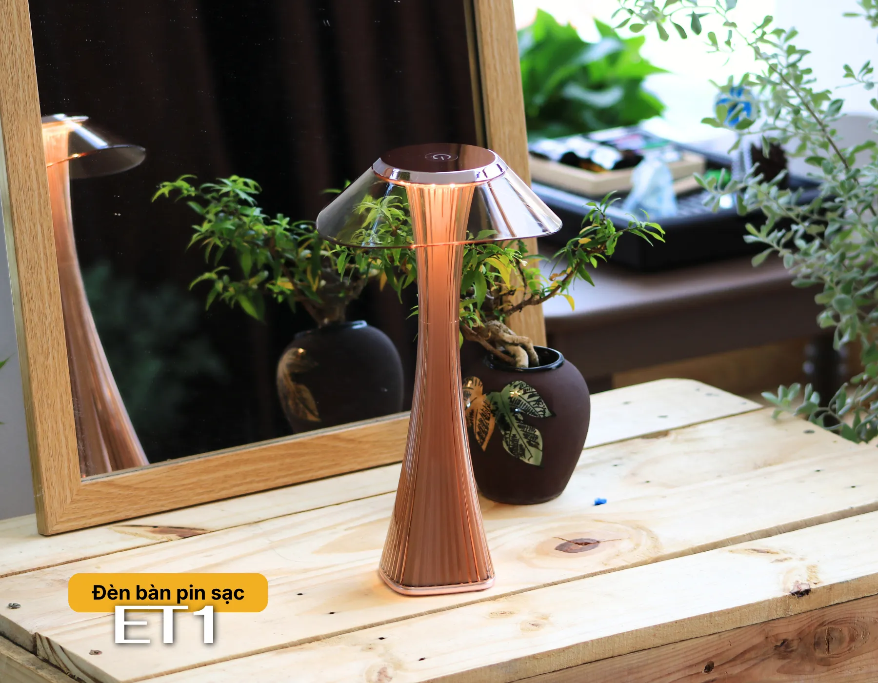 Đèn Bàn Pin Sạc HUTA Light For Life ET1 Kim Loại Sơn Tĩnh Điện, Bảo Hành 18 Tháng