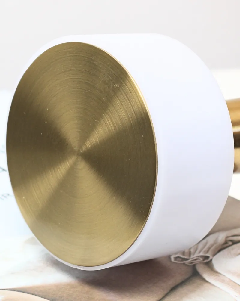 2. CHẤT LIỆU VÀ PHÂN LOẠI ĐÈN BÀN PIN SẠC RESTA