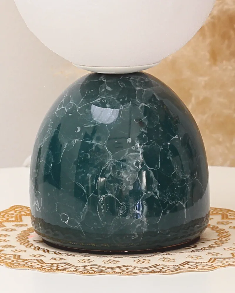 2. CHẤT LIỆU VÀ PHÂN LOẠI ĐÈN BÀN TRANG TRÍ MT2