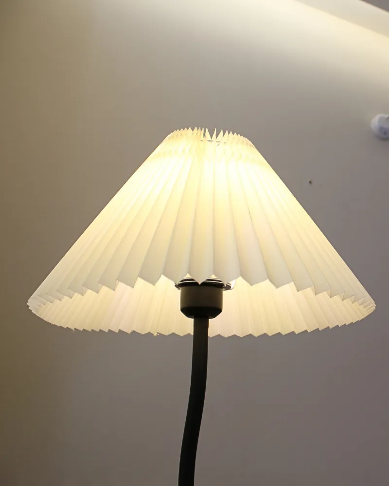 2. CHẤT LIỆU VÀ PHÂN LOẠI ĐÈN CÂY ĐỨNG ĐÈN SÀN KC10