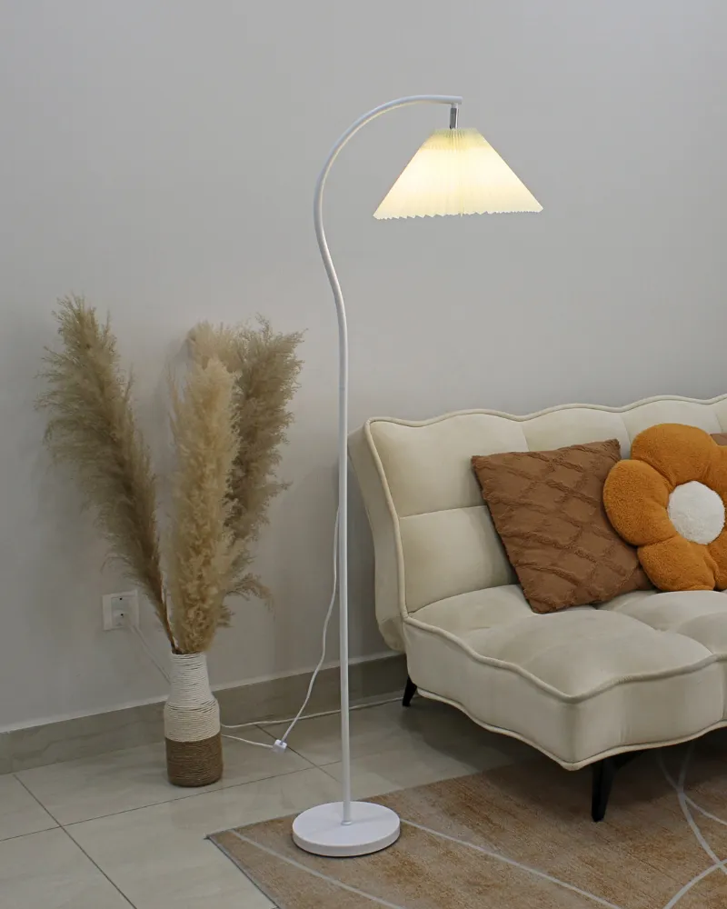 2. CHẤT LIỆU VÀ PHÂN LOẠI ĐÈN CÂY ĐỨNG ĐÈN SÀN KC6