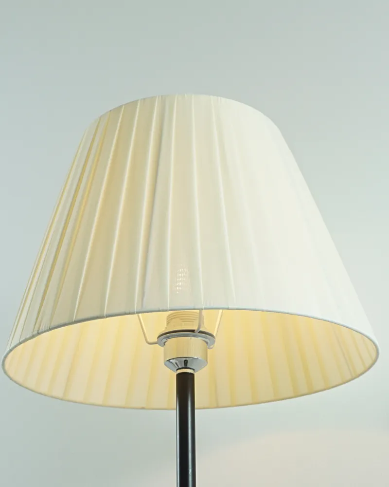 2. CHẤT LIỆU VÀ PHÂN LOẠI ĐÈN CÂY ĐỨNG ĐÈN SÀN KT1