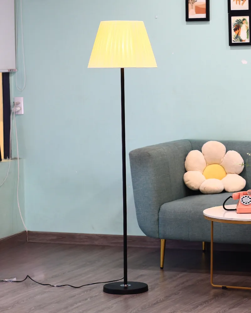 2. CHẤT LIỆU VÀ PHÂN LOẠI ĐÈN CÂY ĐỨNG ĐÈN SÀN KT1