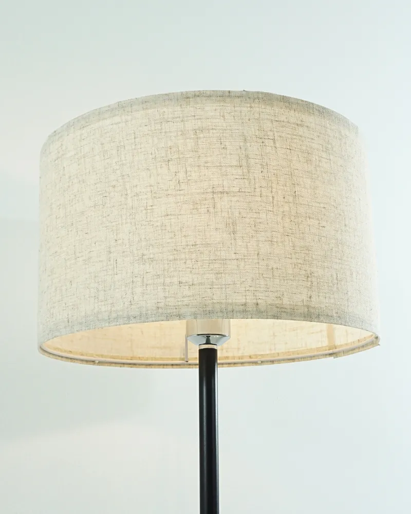 2. CHẤT LIỆU VÀ PHÂN LOẠI ĐÈN CÂY ĐỨNG ĐÈN SÀN KT4