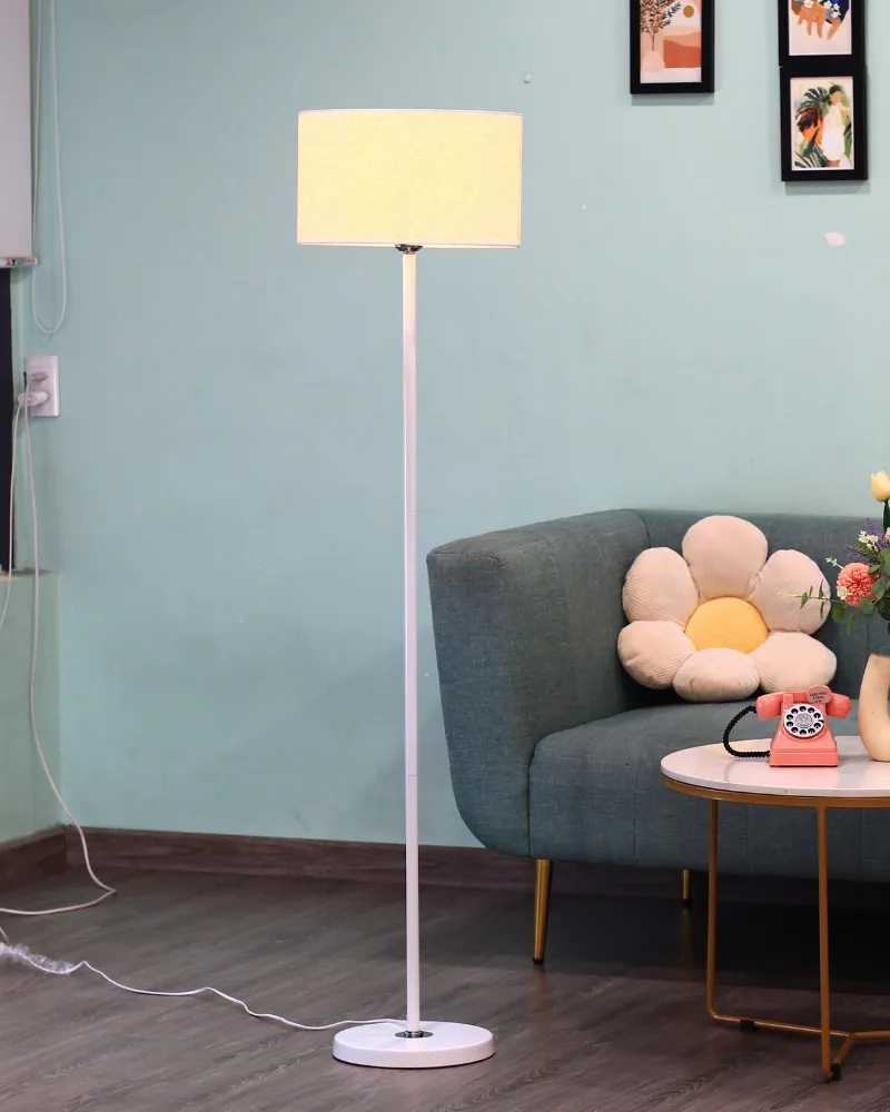 2. CHẤT LIỆU VÀ PHÂN LOẠI ĐÈN CÂY ĐỨNG ĐÈN SÀN KT4