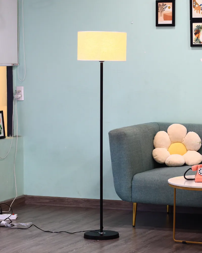 2. CHẤT LIỆU VÀ PHÂN LOẠI ĐÈN CÂY ĐỨNG ĐÈN SÀN KT4