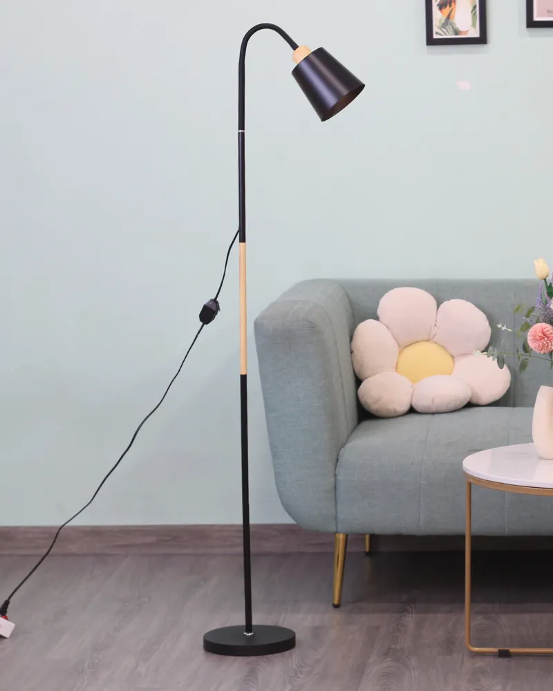 2. CHẤT LIỆU VÀ PHÂN LOẠI ĐÈN CÂY ĐỨNG ĐÈN SÀN KT5